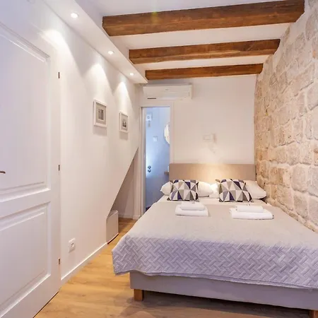 Live Laugh Luxury 3*