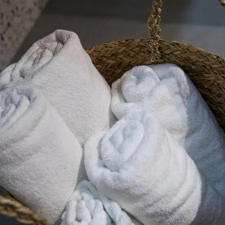 Live Laugh Luxury ゲストハウス 3*