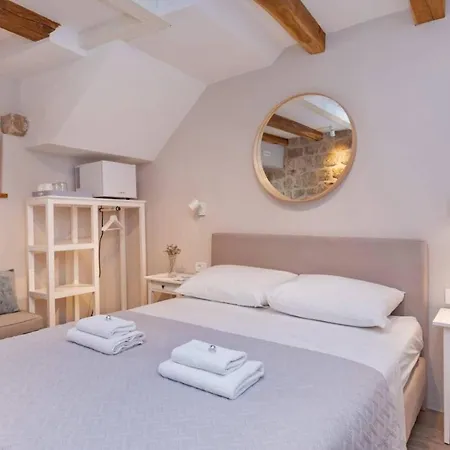 Live Laugh Luxury Affittacamere 3*