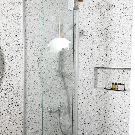 Live Laugh Luxury 招待所 3*