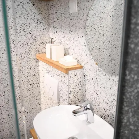 Live Laugh Luxury 招待所 3*