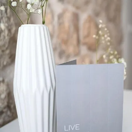 Live Laugh Luxury * Ragusa