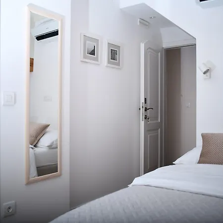 Live Laugh Luxury 3*