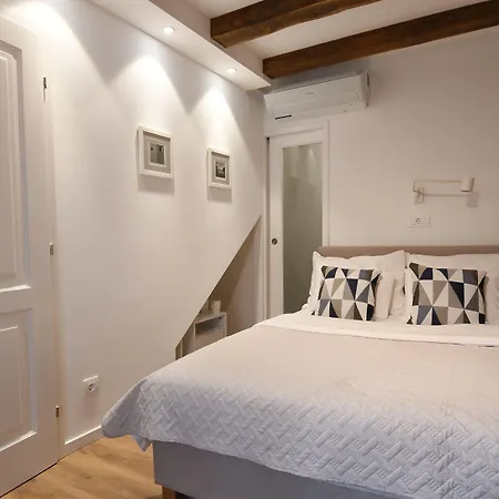 Live Laugh Luxury Penzion 3*