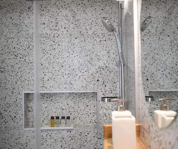 Live Laugh Luxury 3* Dubrovnik