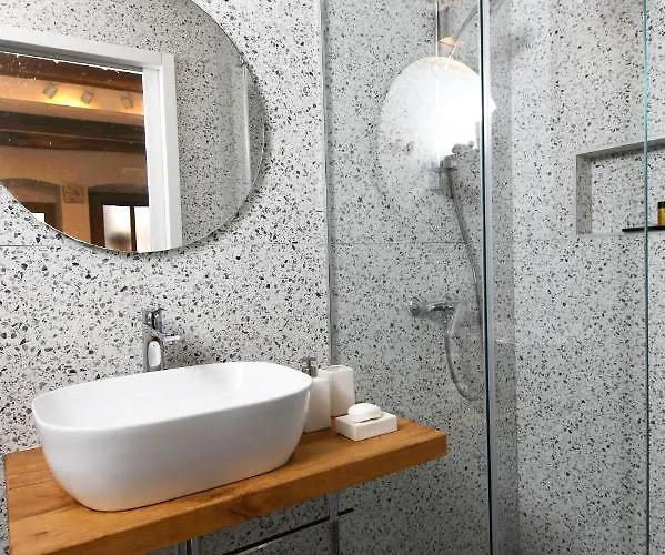 Live Laugh Luxury 3* Dubrovnik