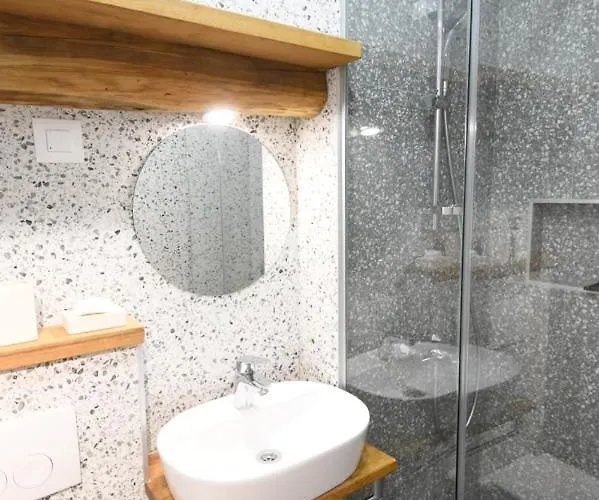 Live Laugh Luxury 3* Dubrovnik