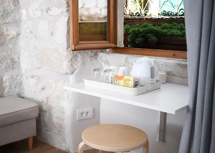 Live Laugh Luxury 3*