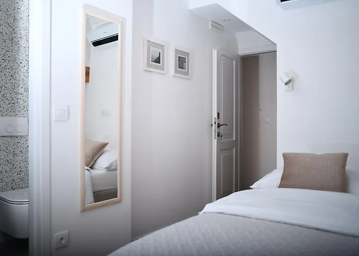 Live Laugh Luxury 3*